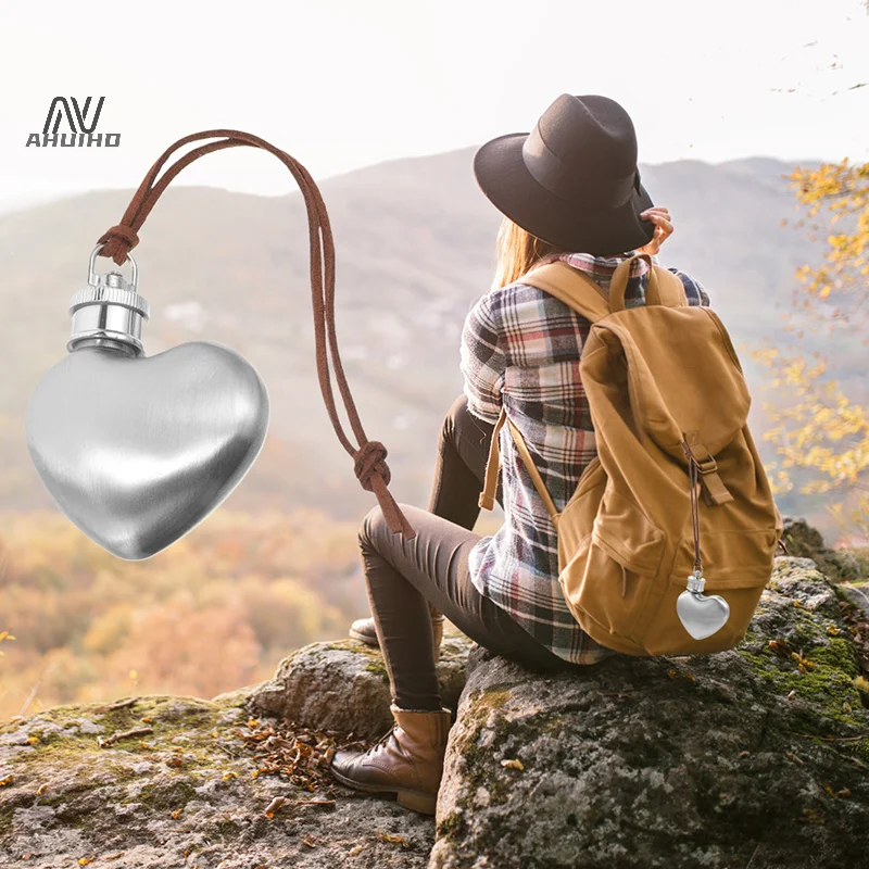 30ml  Stainless Steel Heart Shaped Flask Water Bottle Portable Wine Pot Outdoor Travel Camping Hip Flask Small Kettle Pendant