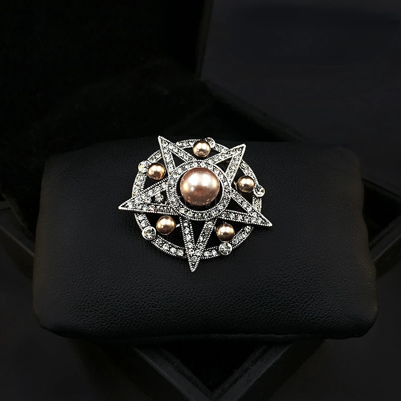Gehobene Retro Stern Mond Geometrische Brosche Exquisite Luxus Corsage Zubehör Frauen Anzug Dekoration Strass Schmuck Pins 920