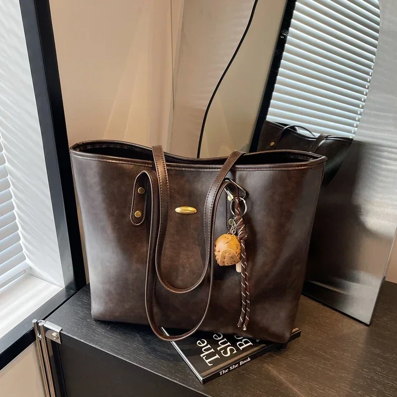 

Single Shoulder Bag for Women, Large Capacity 2024 New Autumn and Winter Versatile Simple Commuting Un Sac Épaule