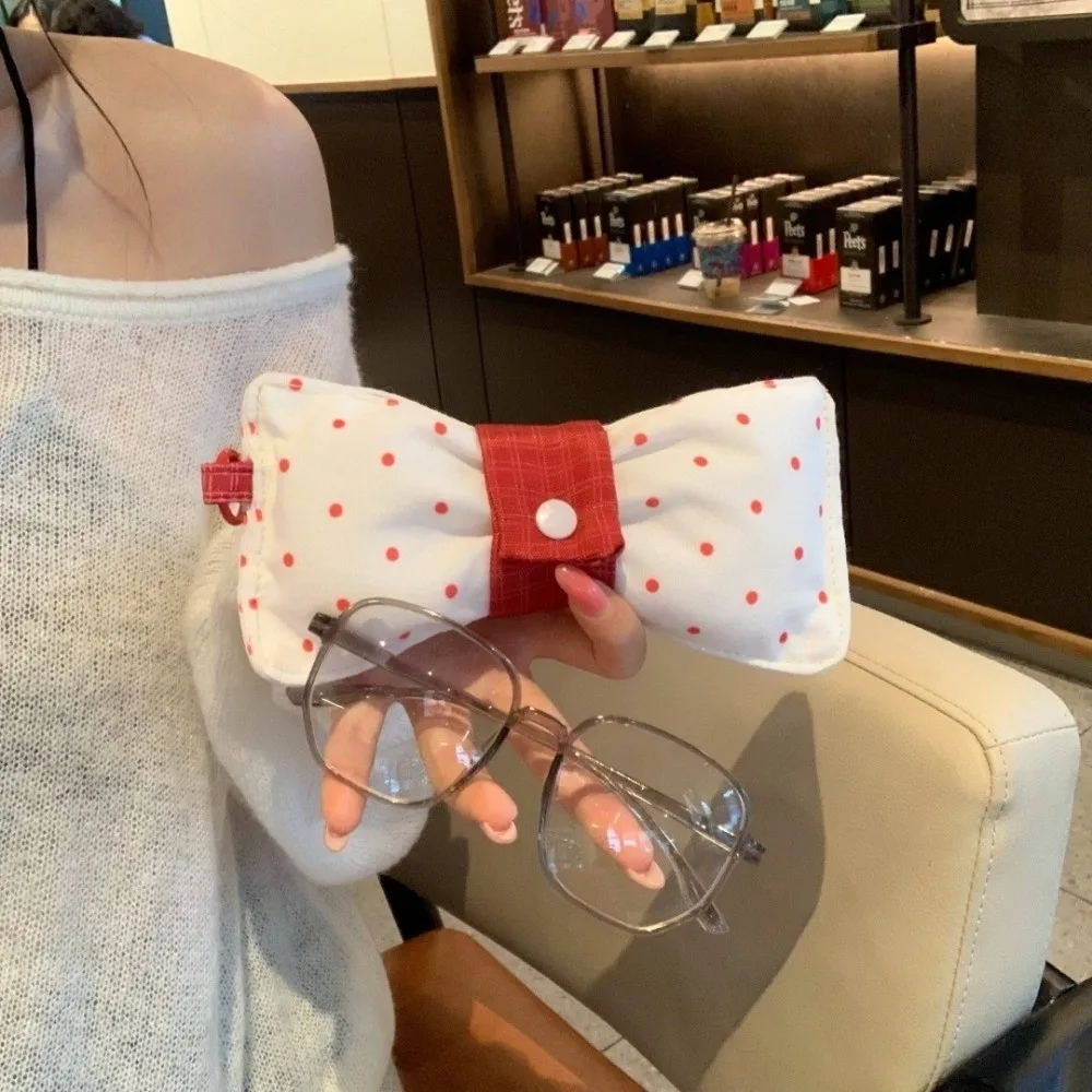Fashion Bow Shape Wave Point Eyeglass Case Portable Snap-button Sunglasses Pouch Cotton Padded Anti-scratch Eyewear Case Women