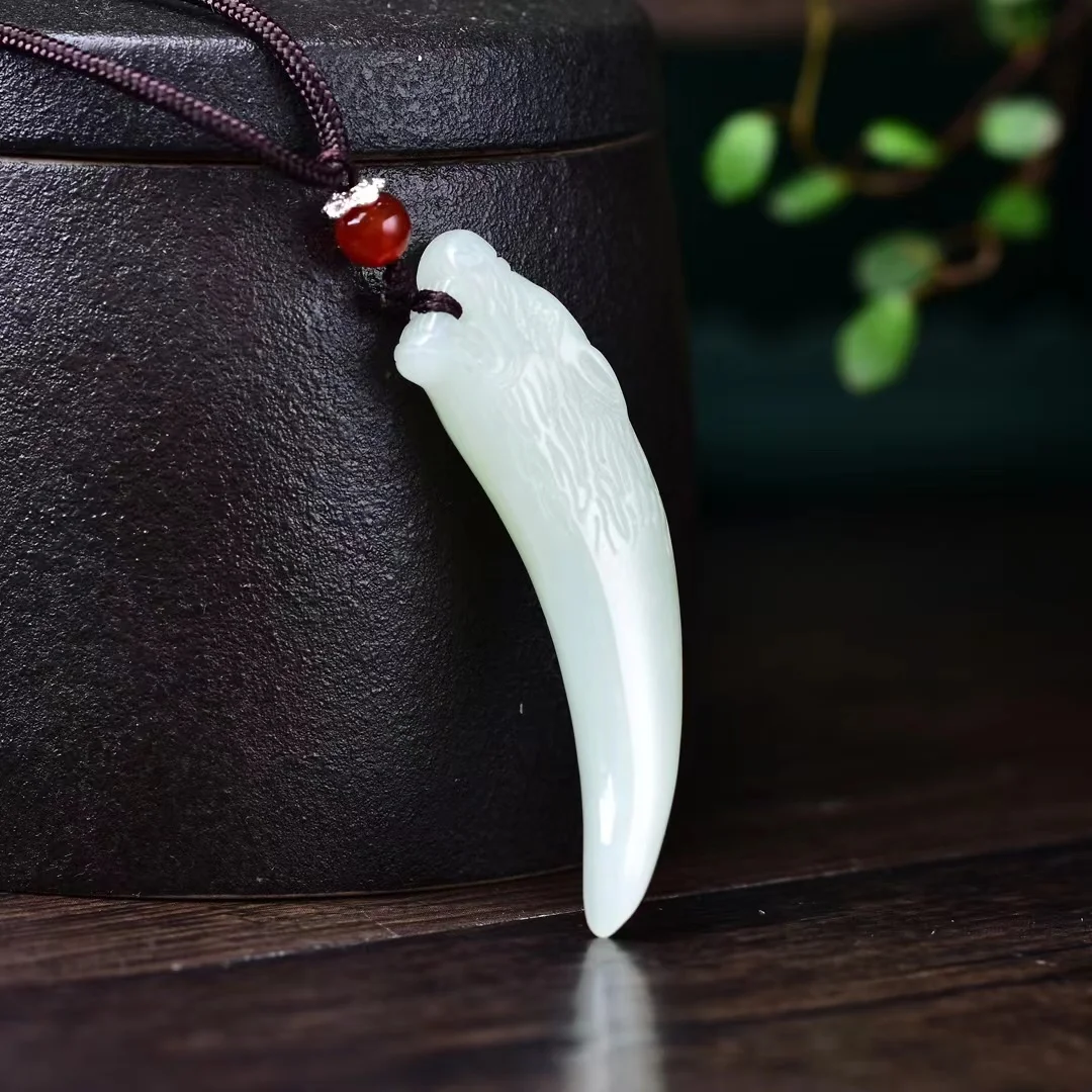 

Exquisite Hetian Jade and Dragon Tooth Pendant Jewelry 8593#