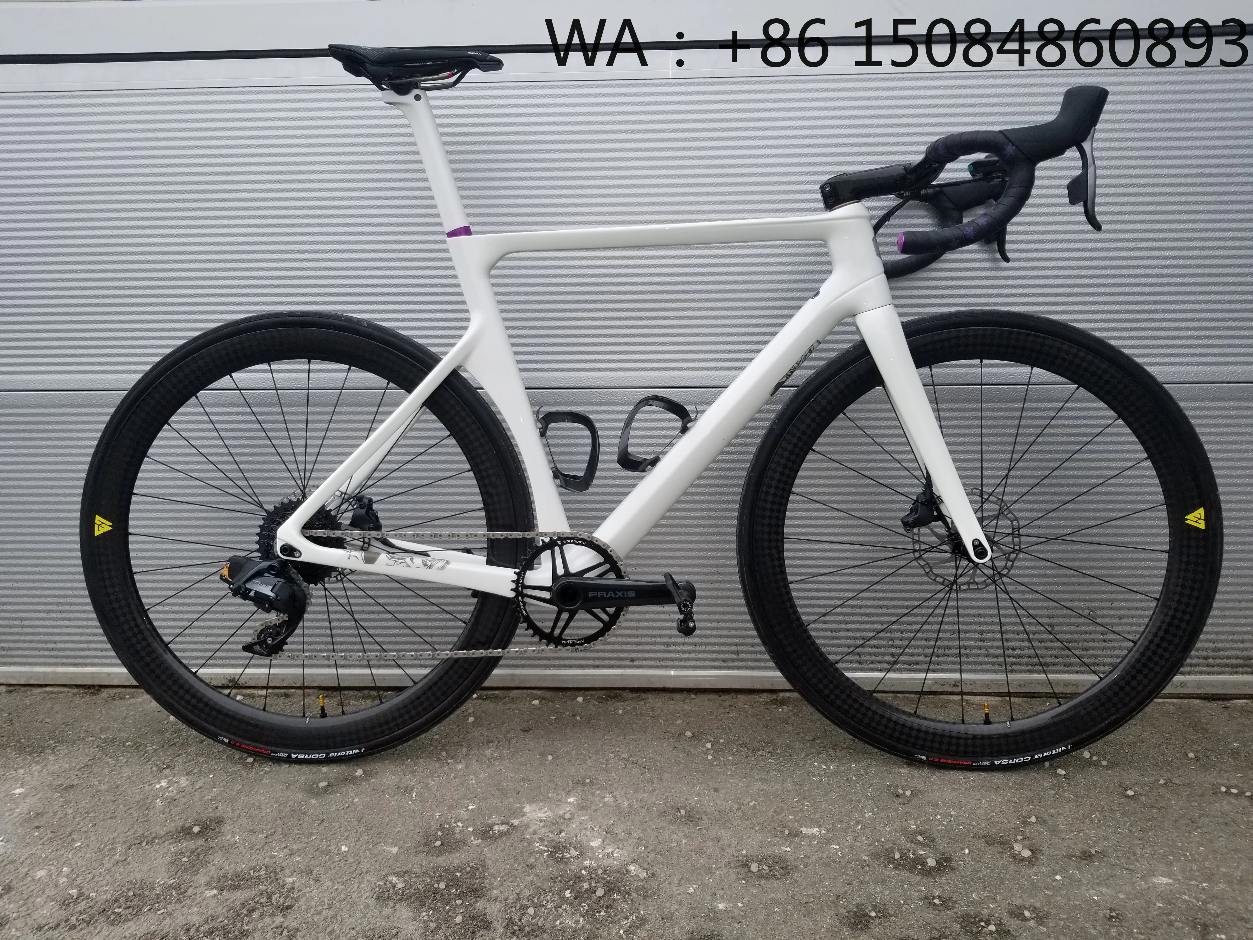 

700c Aero Road Frame, carbon fiber material, new racing style, cost effective for road bicycle use