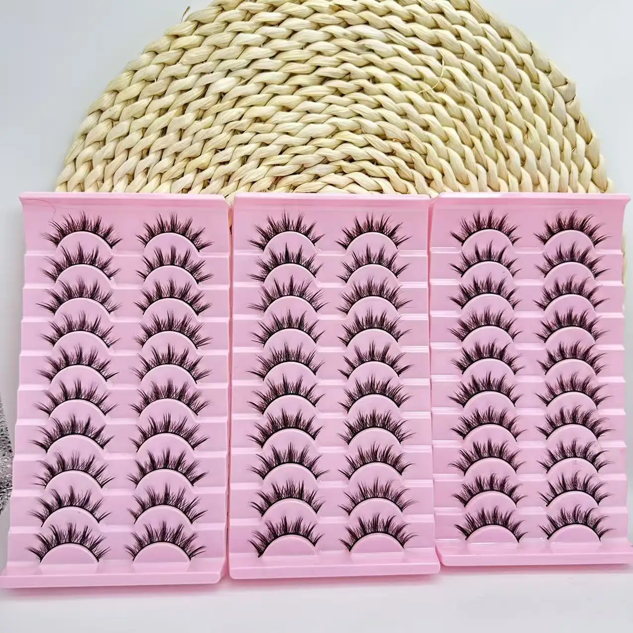 10Pcs Small Demon Style Black Stem False Eyelashes.These eyelashes can enlarge your eyes and are suitable for makeup application