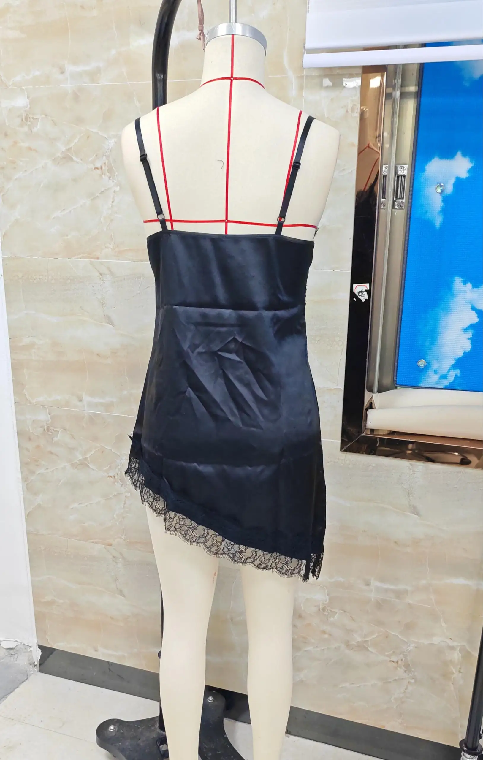 Mini robe en Satin pour femmes, garniture en dentelle, bretelles Spaghetti réglables, sans manches, col en v, Streetwear, été