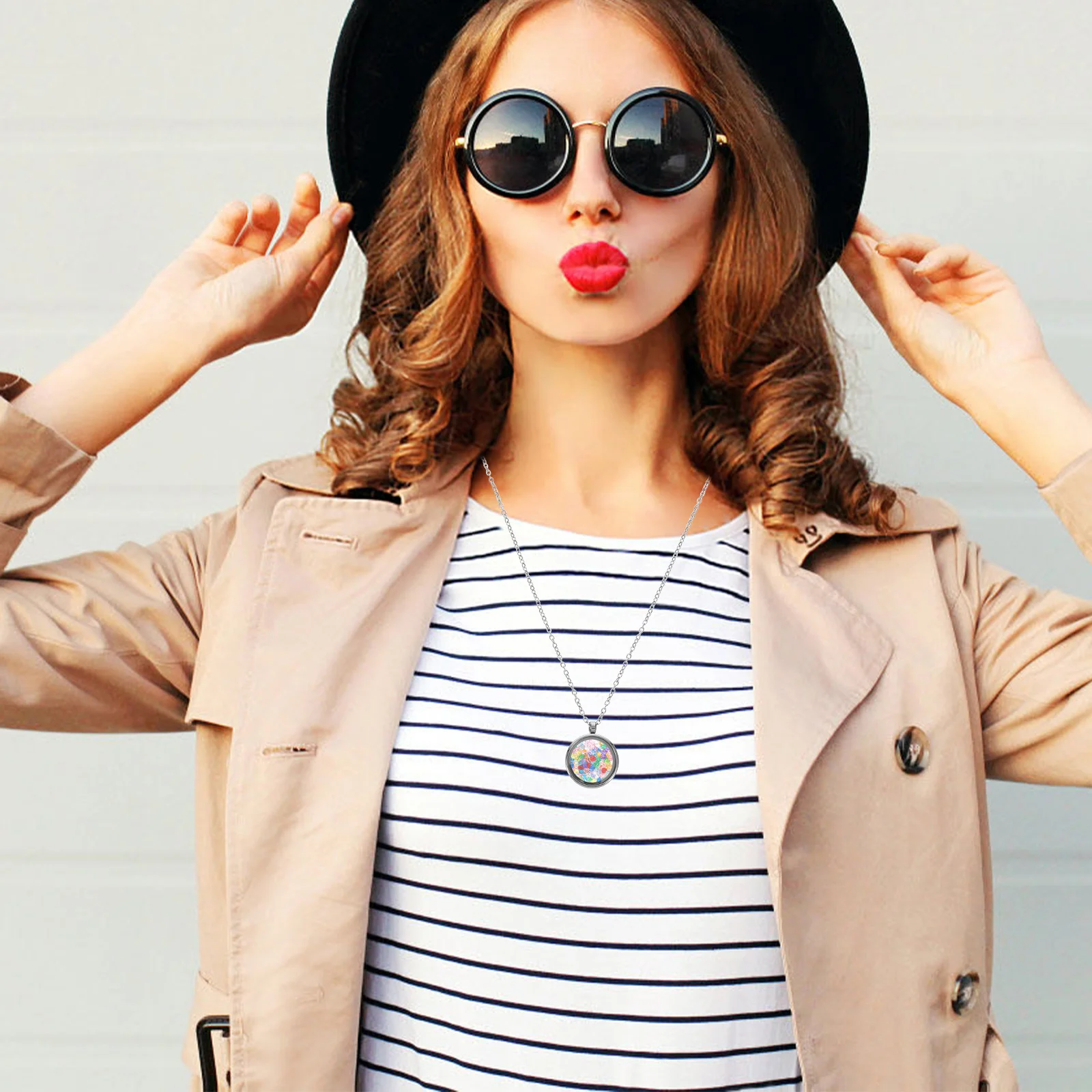 Stainless Steel Round Locket Pendant Clear Glass DIY Jewelry Making Charm for Memory Keepsakes Pet Hair Memorial Wedding Bouquet