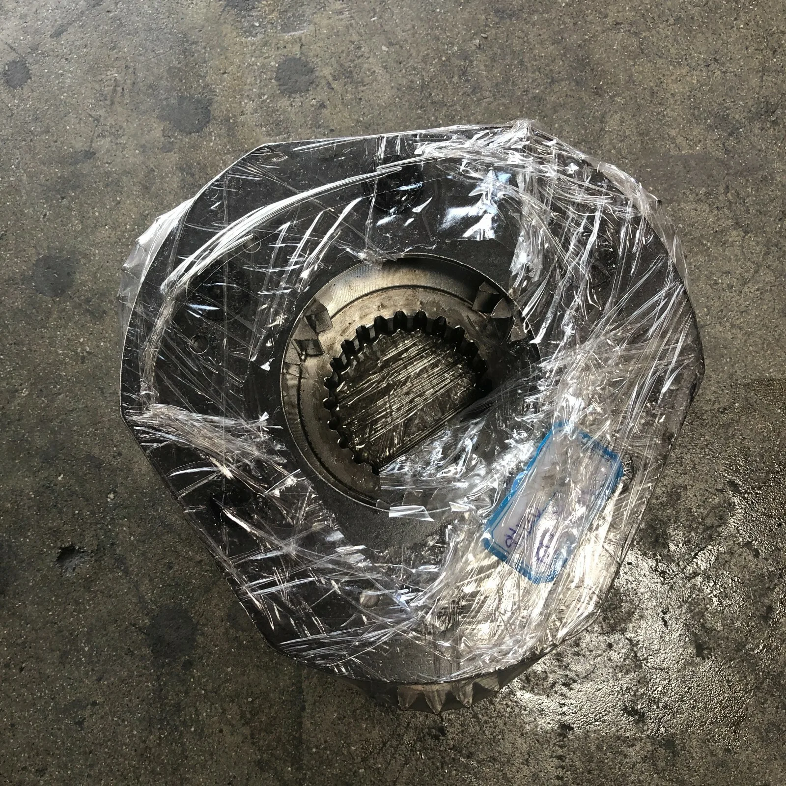 LC00238 CARRIER ASSY 2ND FITS CASE CX135 CX130 CX130B 9013 SWING REDUCTION