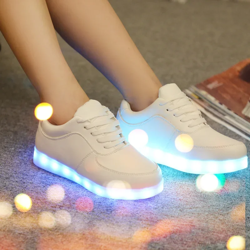 Boys LED Luminous Shoes Casual Girls Light Up Kids 7 Color Simulation Sole USB Charging Glowing Adult Men Women Children Sneaker