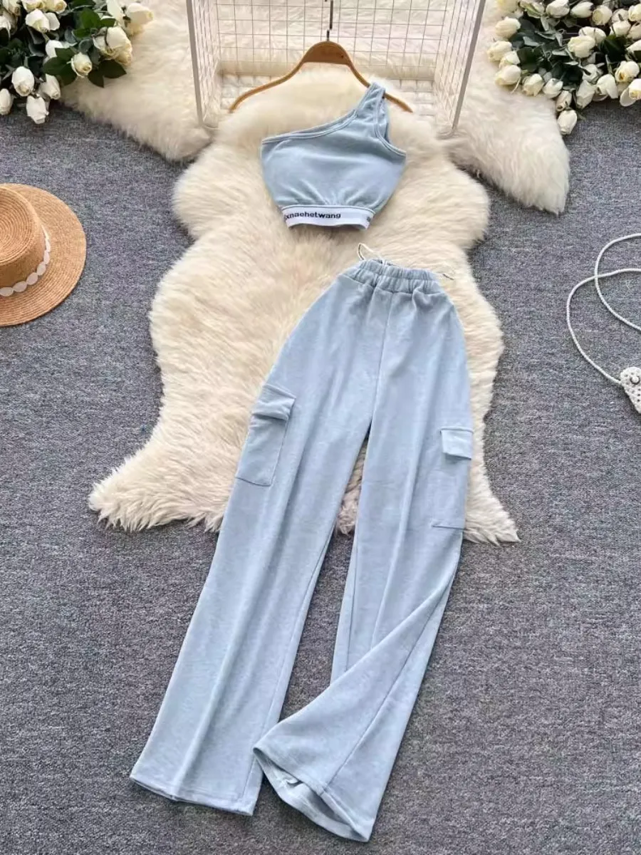 Foamlina Sportswear 2-teiliges Set für Damen, Sommer, asymmetrische Schulter, Neckholder, geraffte Taille, kurze Weste + Hose mit hoher Taille und weitem Bein