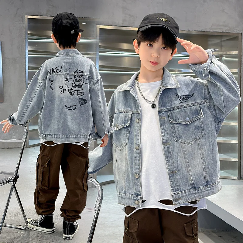 

Модная джинсовая куртка для мальчиков-подростков на весну, осеннее детское ковбойское джинсовое пальто с мультяшной вышивкой, детская роскошная одежда