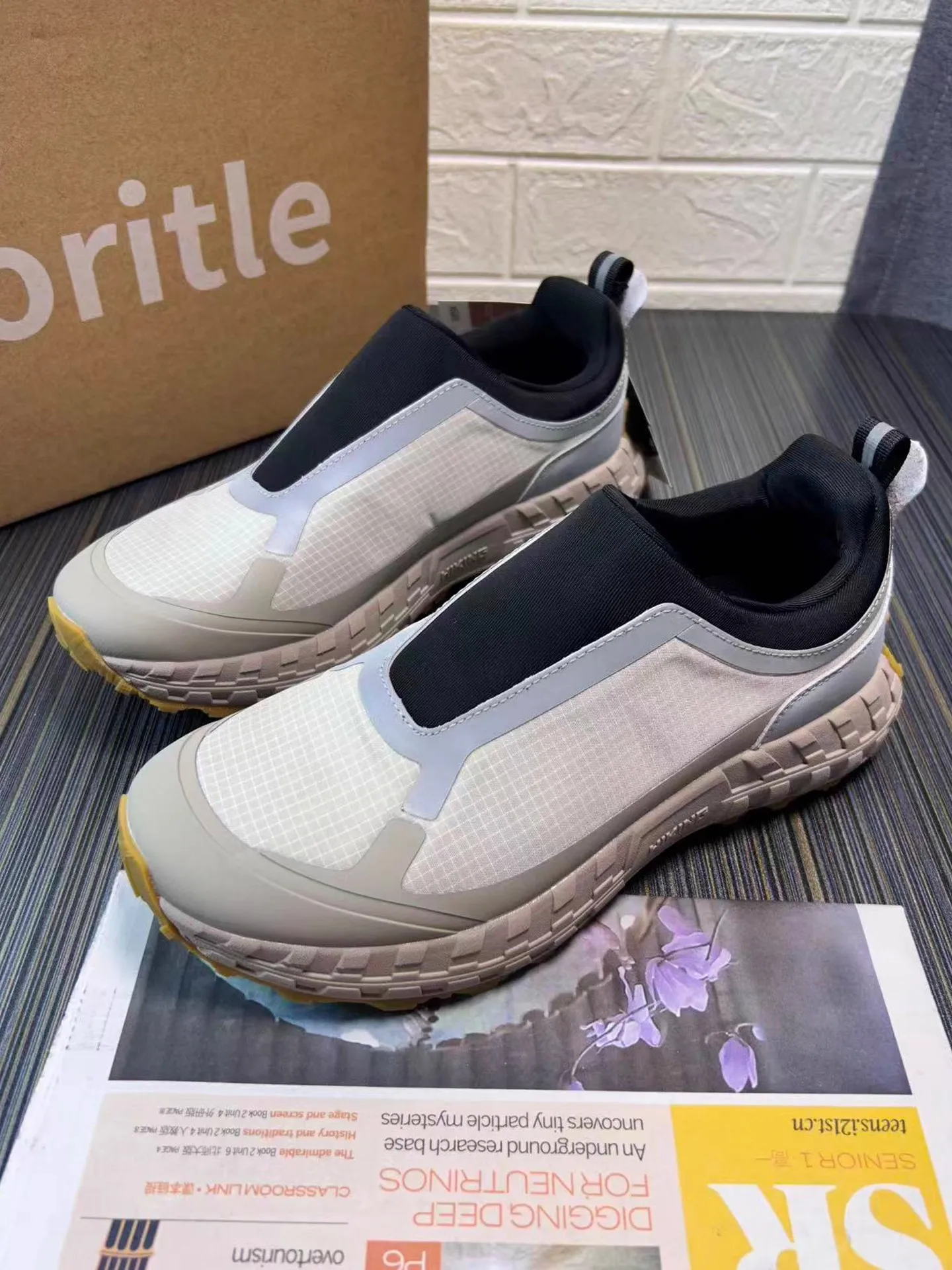 Hot Sale New Breathable, Abrasion-Resistant, Durable, Non-Slip Hiking Boots Lightweight Hiking Boots with Superior Traction