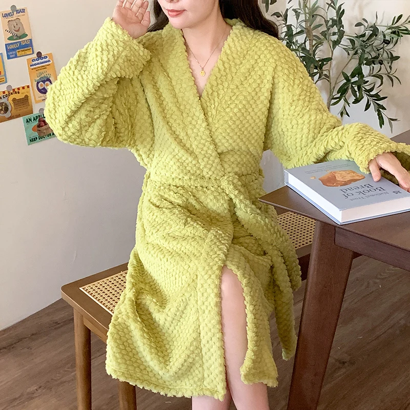 New bathrobe women's long thickened warm flannel nightgown homewear water-absorbing quick-drying spring and autumn bathrobe