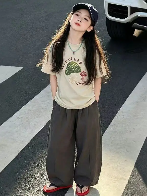

Summer Loose Casual Mushroom Two-Piece Set for Girls Cute And Stylish Kids' Clothing Korean Style T-Shirt And Pants Ensemble