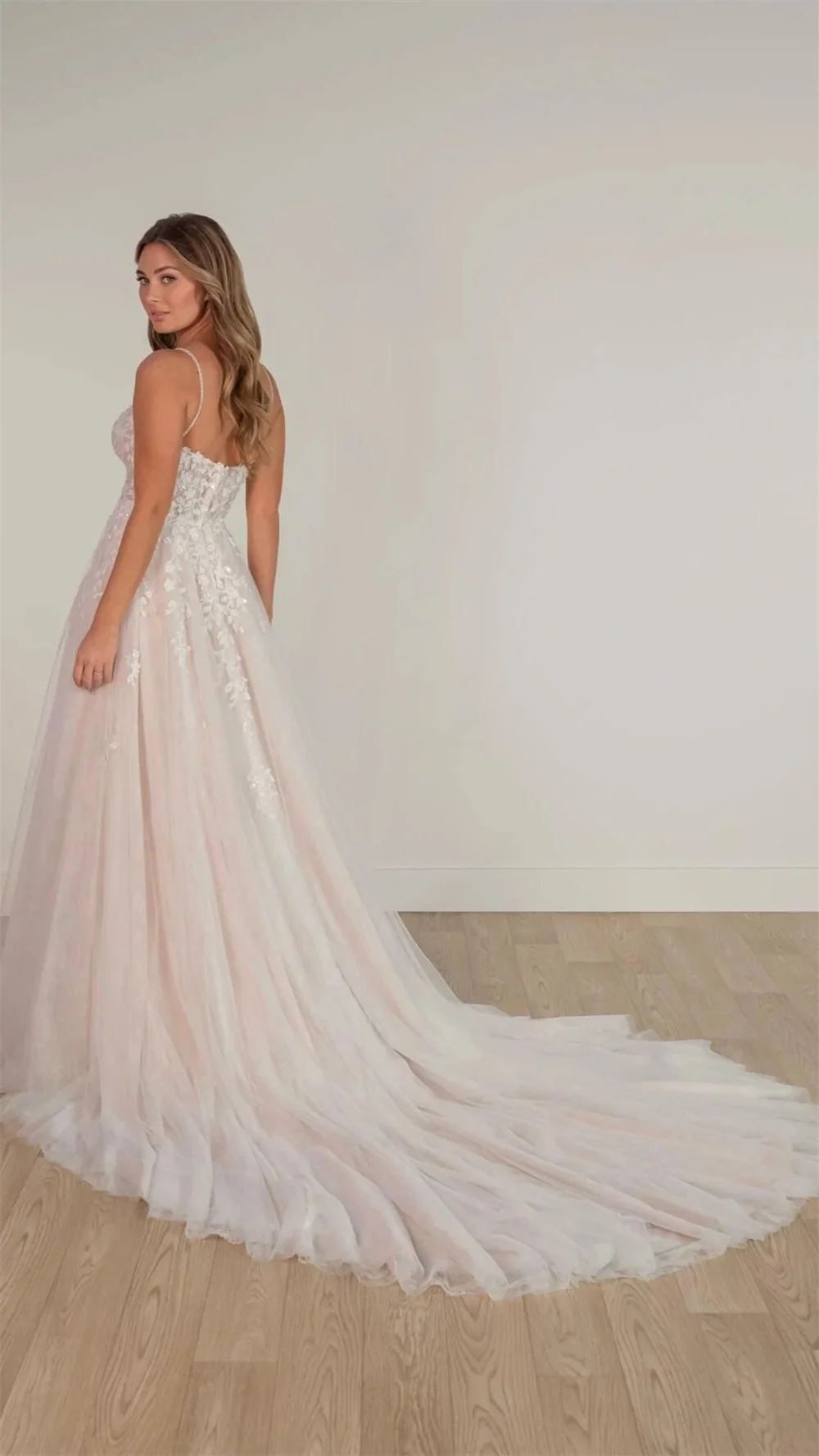 Tokyo Customized White Spaghetti Strap Wedding Dresses Sleeveless Back Zip A-Line Bridal Gown Tulle Court Train Wedding Gown