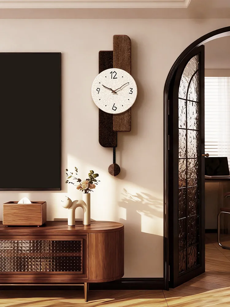 Retro Wall Clock Living Room Light Luxury High-end Clock Hanging Wall Antique Clock Creative Wall Watch