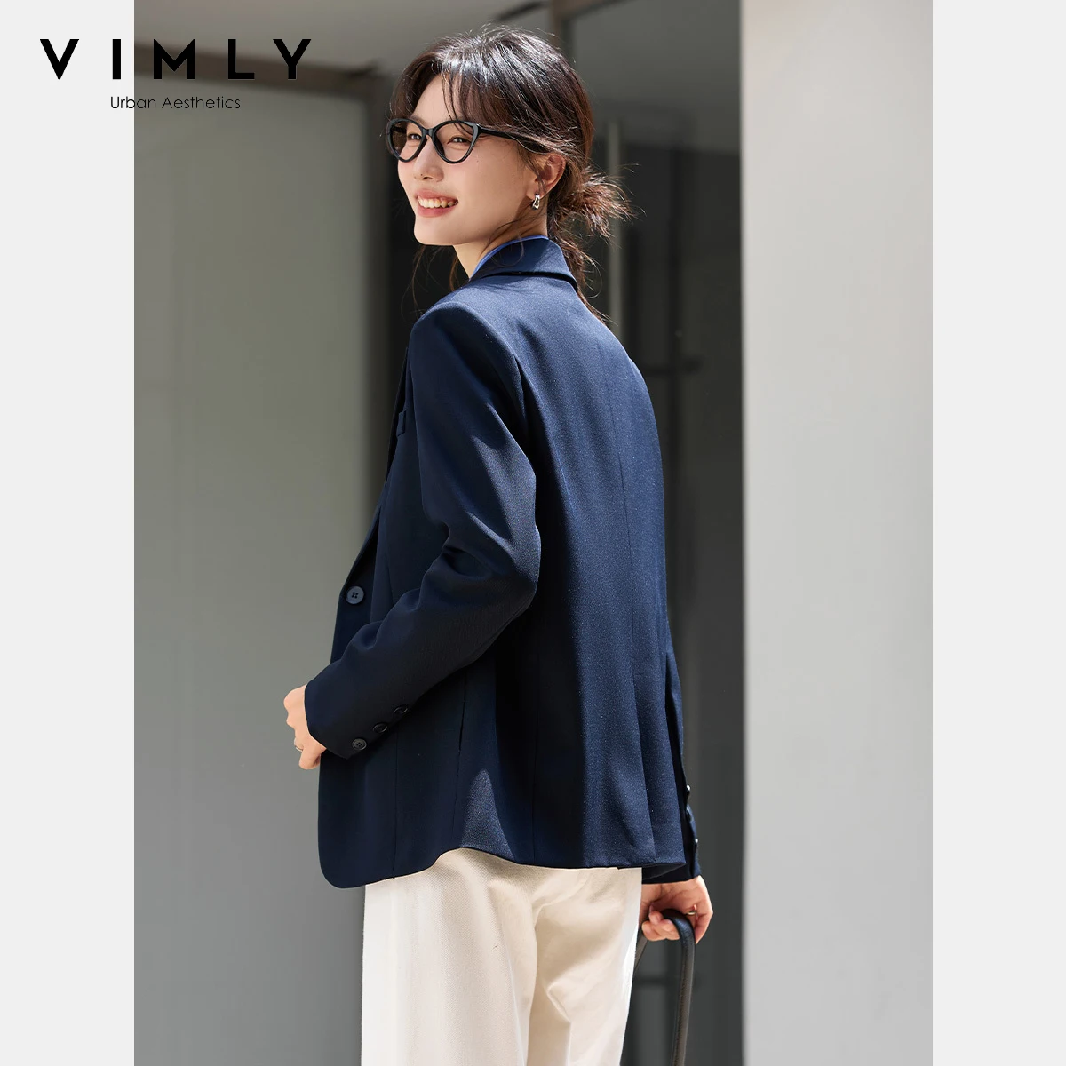 เสื้อแจ็คเก็ตสีน้ำเงินกรมท่าสำหรับผู้หญิง VIMLY รุ่นฤดูใบไม้ร่วง 2025 ทรงโอเวอร์ไซส์ ดีไซน์หรูหรา เหมาะสำหรับใส่ทำงาน แจ็คเก็ตทรงเบลเซอร์แบบมีรอยตัด รุ่นใหม่ล่าสุด A2360
