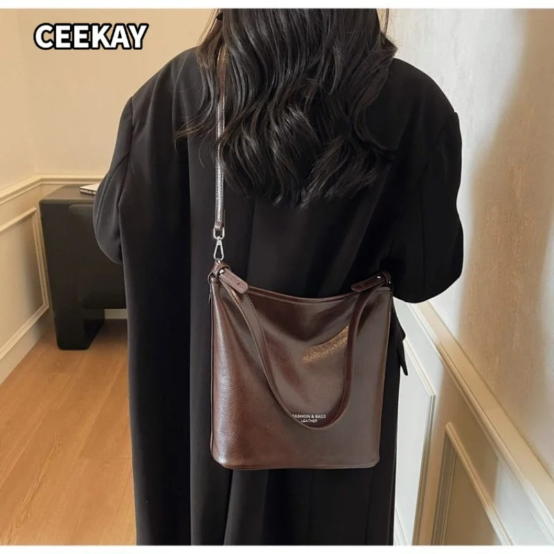 CEEKAY Women's Hobo Bag Brown Glossy PU Leather Large Shoulder Handbag Adjustable Strap Zipper Daily Casual Minimalist Style