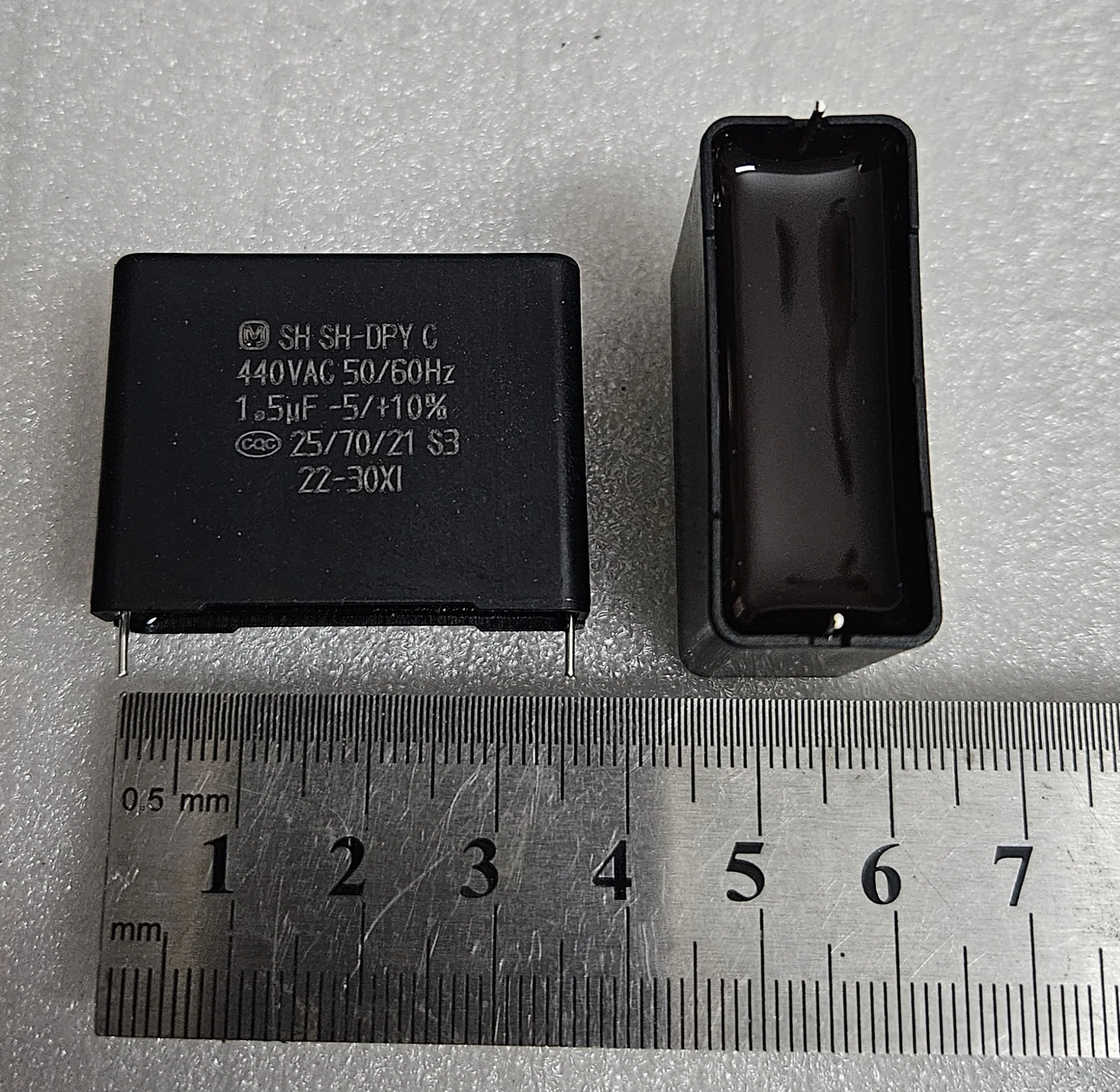 

Совершенно новый оригинальный SH-DPY 1.5UF440V SPU44X155FPSC 2uf440V конденсатор вентилятора кондиционера