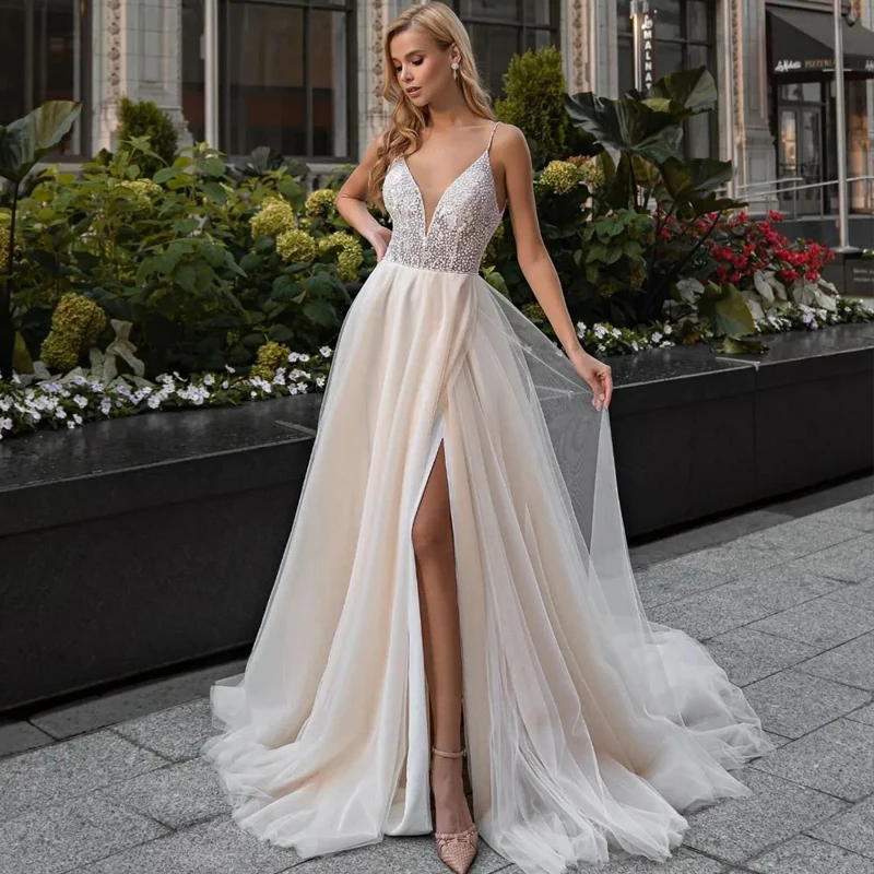 

Eightree Sexy Wedding Dresses A-Line Tulle Sleeveless Bride Dress White V-Neck Side Slit Princess Wedding Evening Gown Plus Size