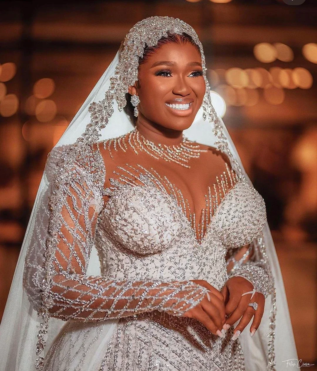 Angepasst Luxus Meerjungfrau Brautkleider Schwarze Mädchen Illusion Jewel Neck Kristall Perlen Rüschen Zug Braut Kleider Vestidos De