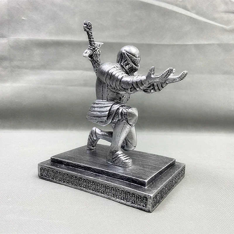 Hot Sale Executive Officer Knight Pen Holder with Sword 15*10*6cm Armor Knight Stationery Medieval Theme Resin Decor for Office