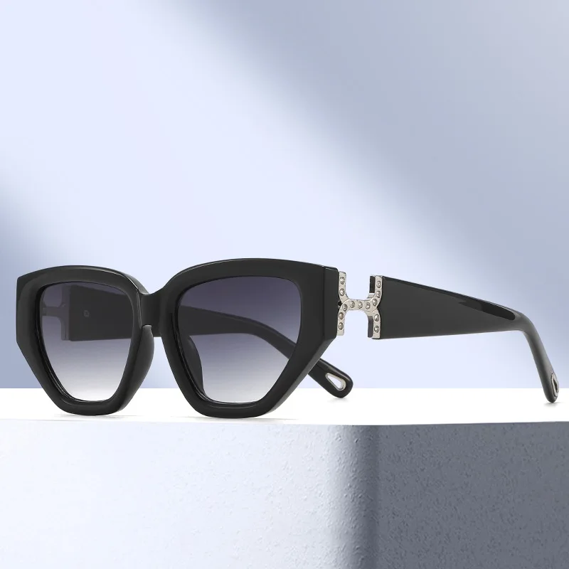 

Металлические солнцезащитные очки премиум-класса 2025 года — защита UV400 для мужчин и женщин, модные аксессуары для офиса и повседневной носки