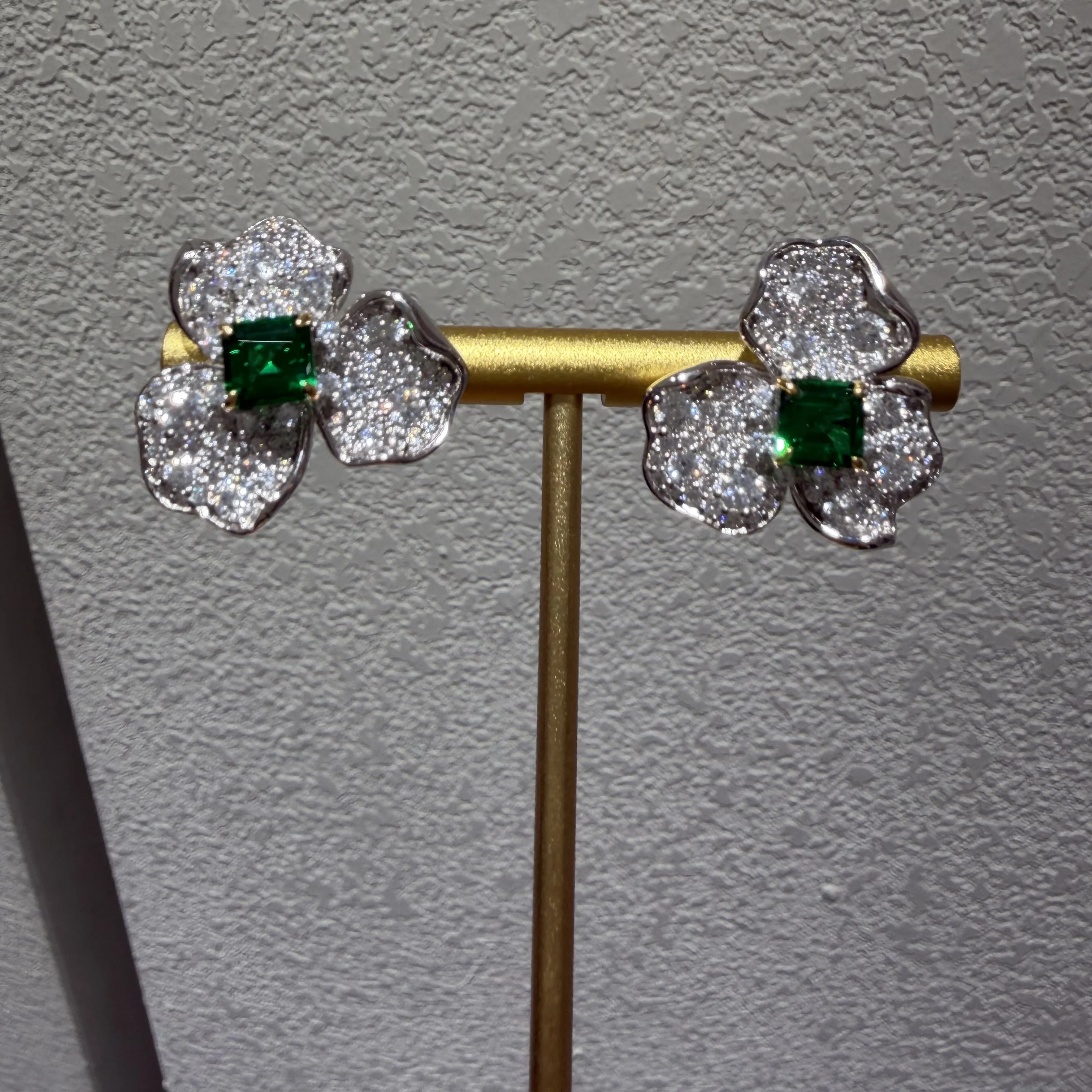 925 sterling silver with green zirconia flower stud earring delicate Indie designer elegant  sophisticated daily wear MIYI