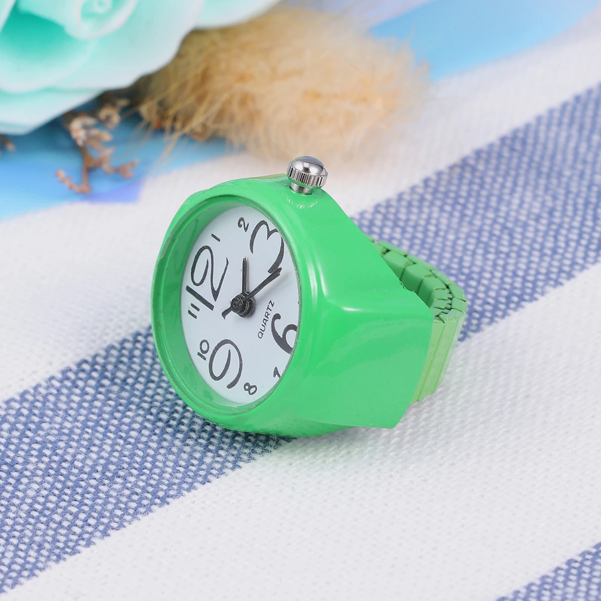 

1pc Unisex Watch Shaped Finger Ring Fashion Mini Quartz Ring Green Elastic Band Comfortable Novelty Gift For Kids Friends Unique