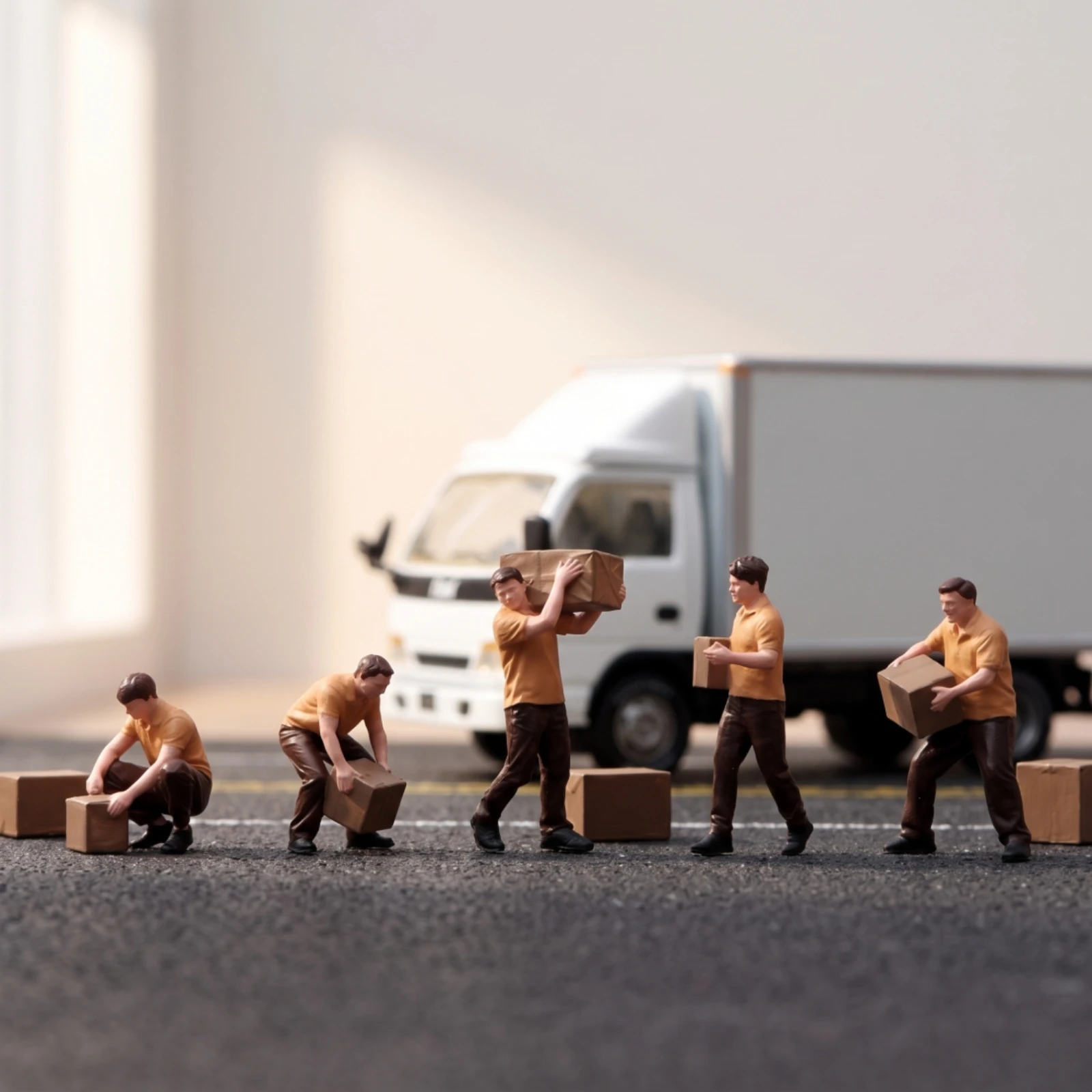 5 Pieces Miniature Courier Figurines 1/64 Scale Delivery Figures with Boxes Courier Figure Painted Miniature Figure Detailed