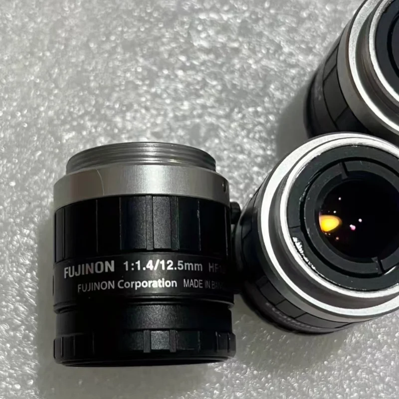 

Second hand HF12.5HA-1B 12.5mm fixed focus high-definition lens 2/3-inch industrial lens shipped quicklys