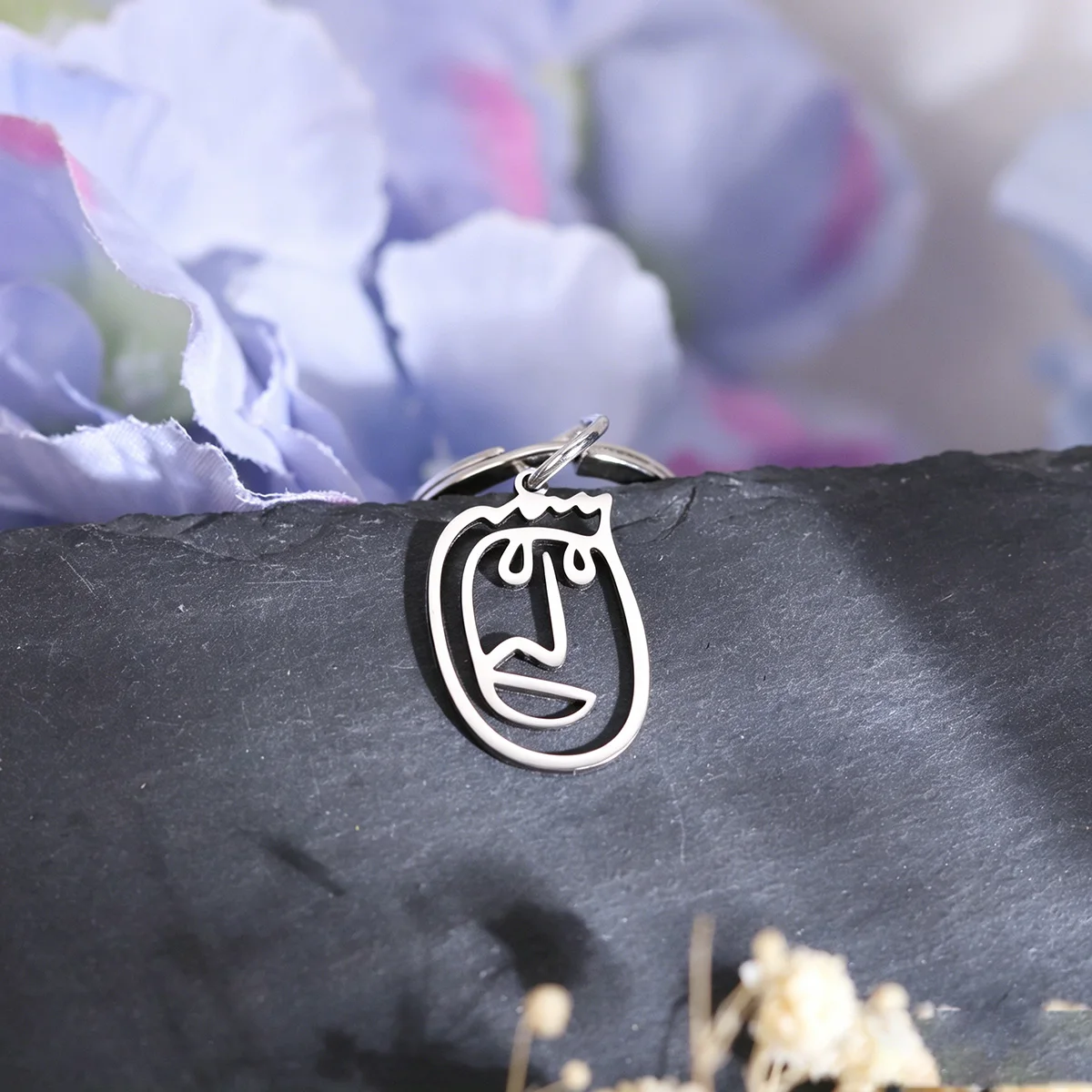 Stainless Steel Abstract Portrait Pendant Key Chain Unique Line Face Art Keyring For Women Man Fashion Decoration Keychain Gifts