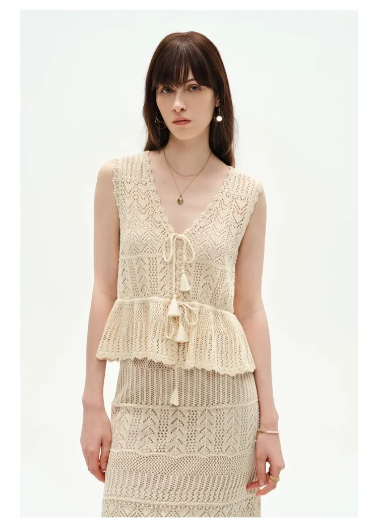 Estilo boêmio damasco escavado colete de malha de design de verão feminino de duas peças emparelhado com conjunto de meia saia fina