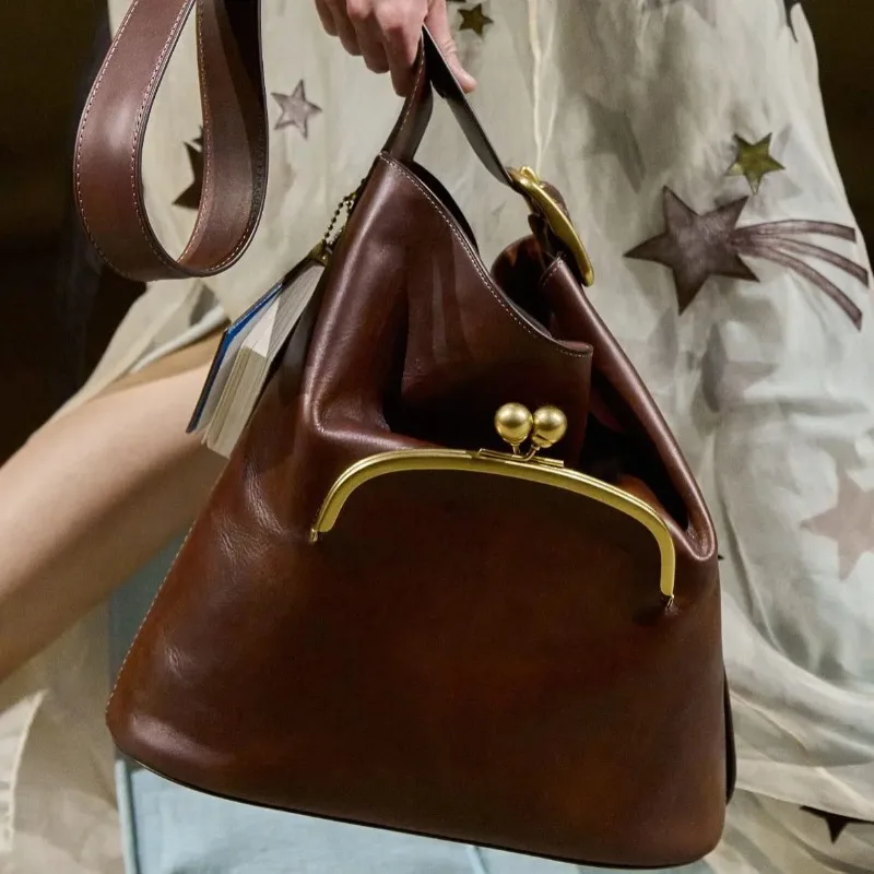 

Large Capacity Commuting Tote Bag High-quality Soft Leather Handbag Fashion Travel Crossbody Bag For Women bucket handbag