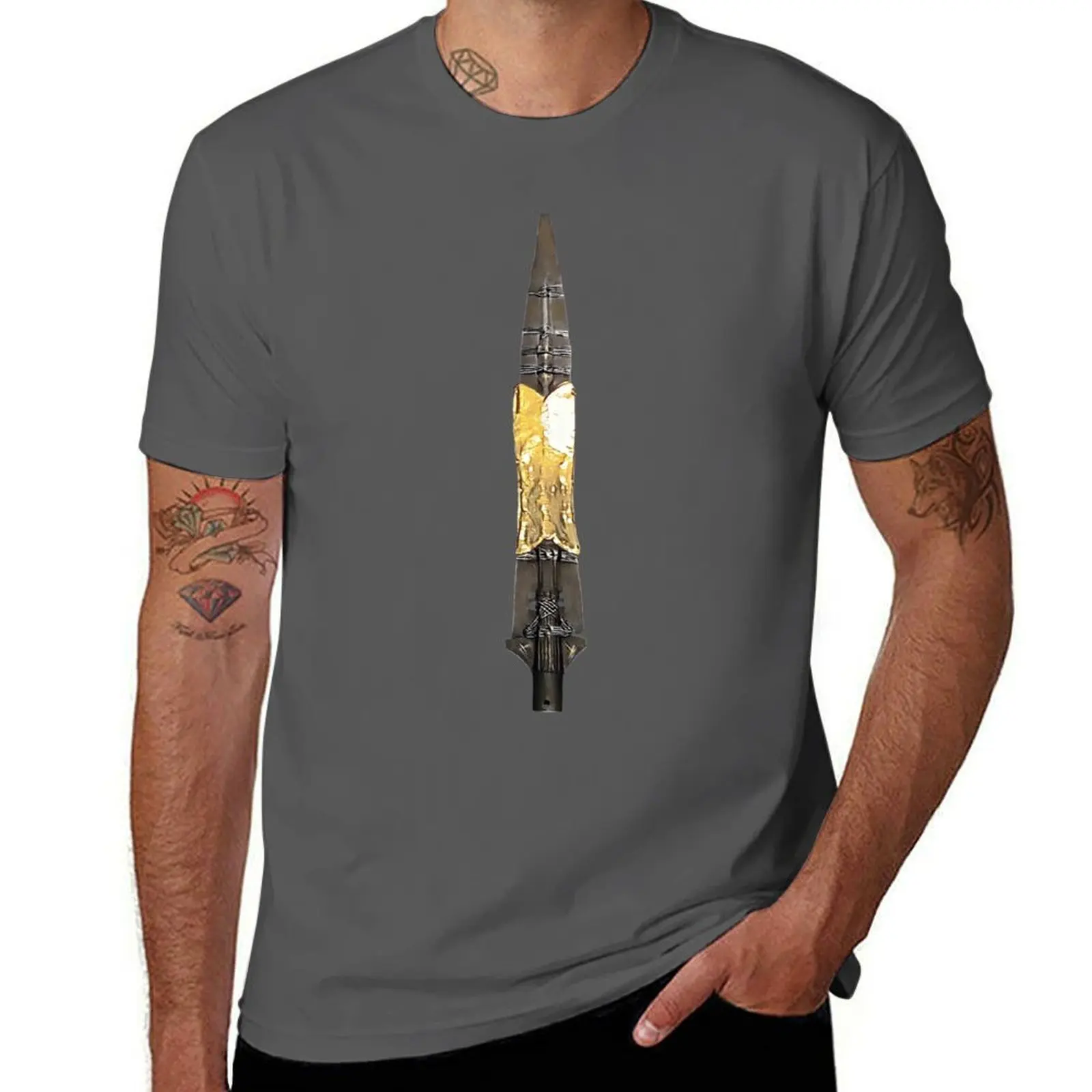 T-shirt The Spear of Destiny (sur fond noir) à manches courtes, coupe ample, grande taille