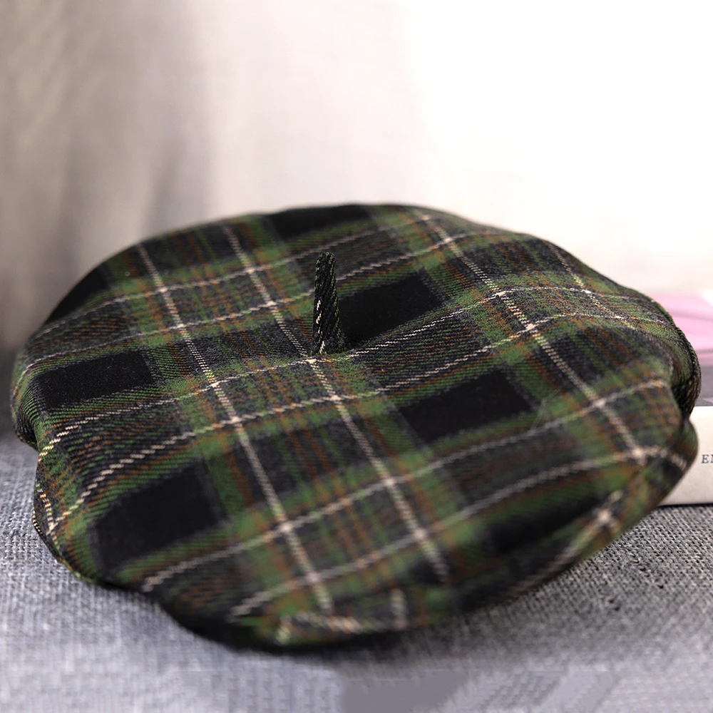 2025 berets Fashion Beret Wool Plaid Green Casual Beanie Retro Literary Forward Cap Peak Cap Driver Women Hat FDM01