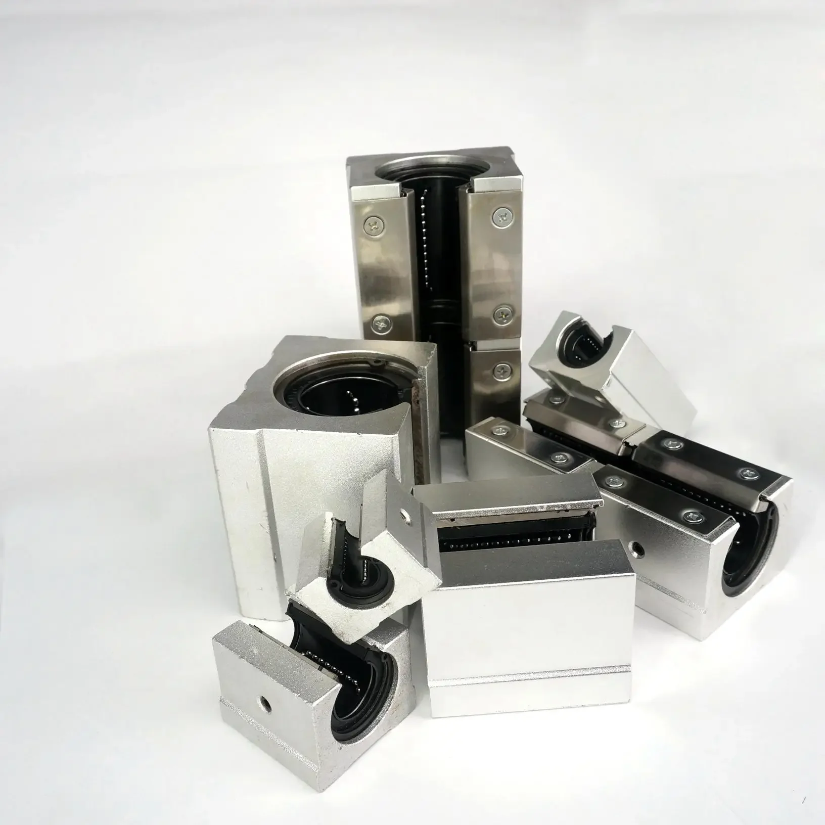 

Fit Shaft Diameter SBR10 SBR12 SBR16 SBR20 SBR25 SBR30 LUU Long Linear Open Rail Slide Bearing Support Guide Block Motion ABEC1