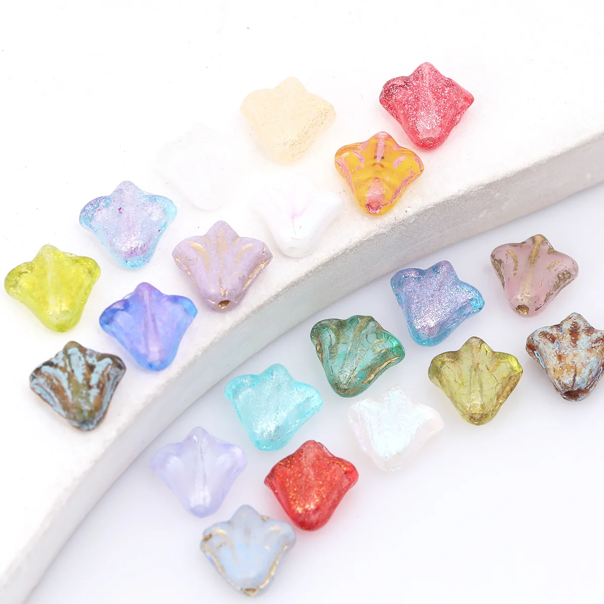 12pcs/24pcs Random Color Mini Lily Flower Shaped Lampwork Glass Beads 0.9cm, Suitable for DIY Braiding, Earrings and Handmade