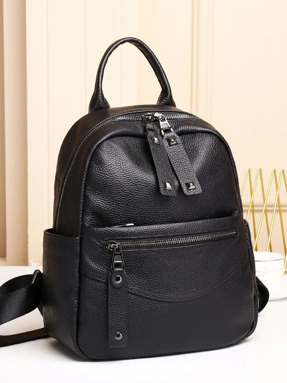 Leather Backpack With High-End Feel, Niche Commuting Soft leather Handbag, New Casual Versatile Women's Small Backpack