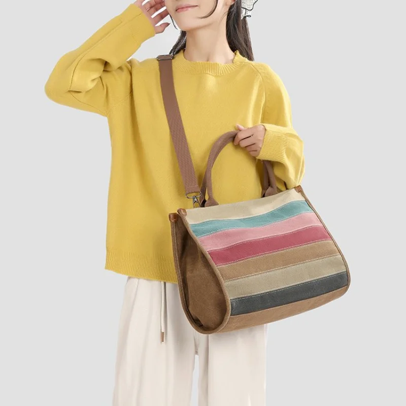 

Luxury Ladies Crossbody-Bag Made Of Fine Leather Boasting High-End Quality And Paris Vintage Neat Style ​