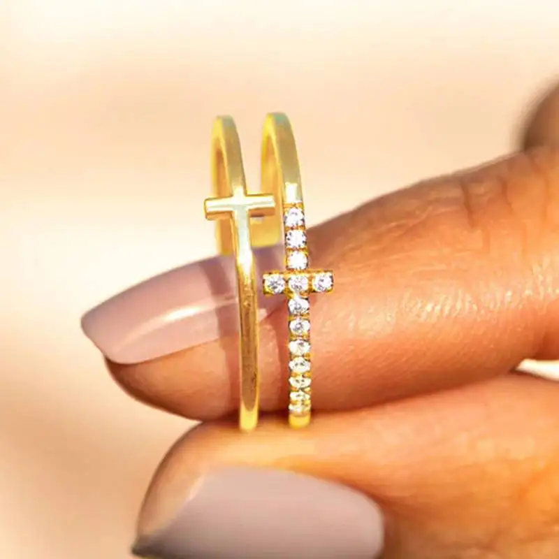 Huitan Doppelschichtiger Damenring mit Kreuzdesign für vielseitige Anlässe, Partys, Hochzeiten, modische Damen-Accessoires mit brillantem CZ-Schmuck
