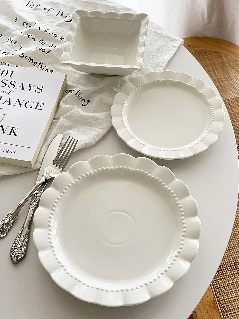 Anmuli European Style Large Ceramic Bowl Plate Pure White Relief Lace Dinnerware Elegant Luxury round Shape Universal Use