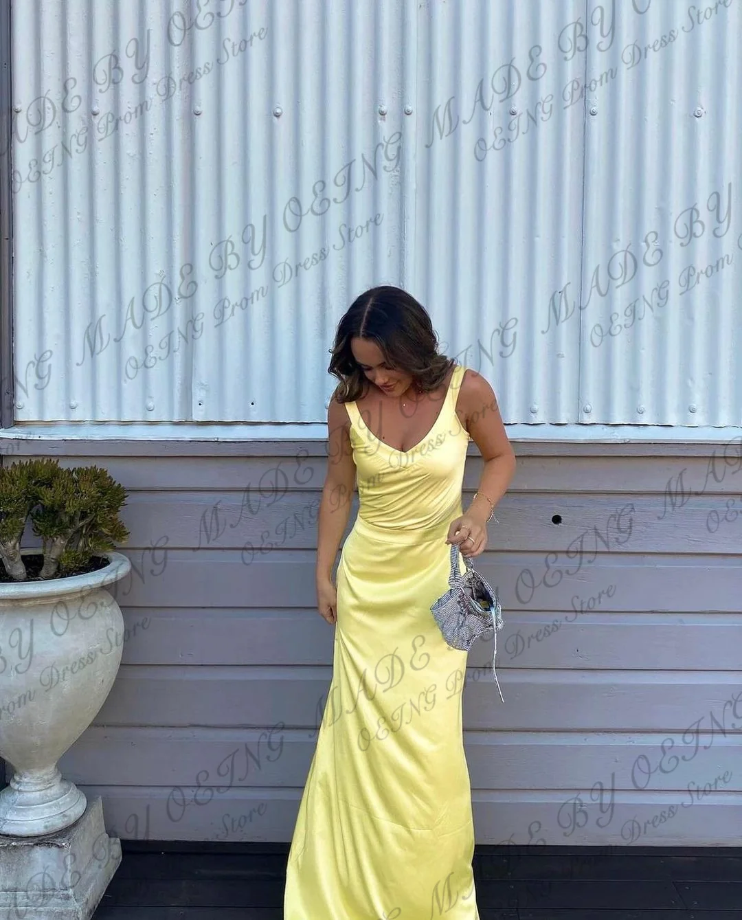 OEING Yellow V Neck A Line Evening Dress Shiny Casual Suspender Prom Dresses Formal Occasion Gowns Vestidos De Fiesta Gala 2024