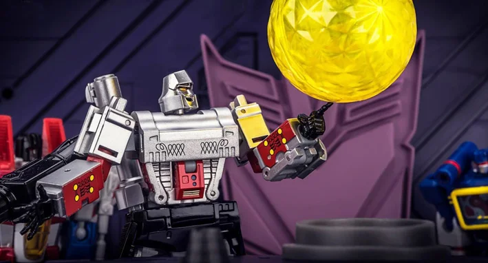 Na stanie Małe Figurki Transformujące się NA NEWAGE H9EX Megatron Metaliczny Zabawka Figurka Akcji z Pistoletem, Kolekcjonerski Prezent