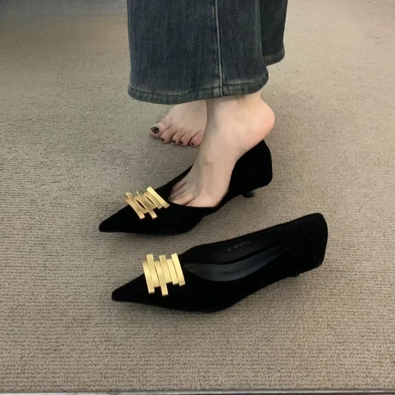 حذاء رياضي بكعب نحيف سهل الارتداء بإبزيم معدني، حذاء بكعب منخفض من جلد الغزال الضحل بمقدمة مدببة #2