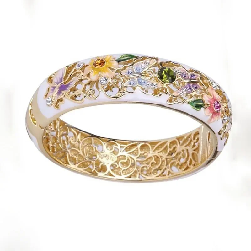 Fashion Gold Color Butterfly Flower Leaves Pattern Ladies Ring Micro Paved Colorful Rhinestone Crystal for Women Party Jewelry