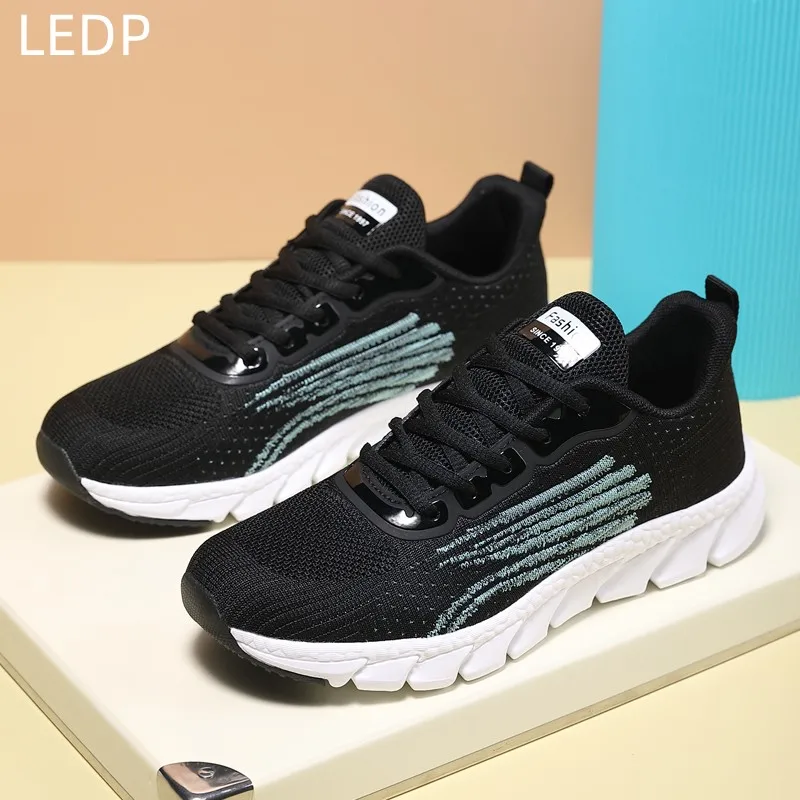 Couples Flying Woven Sports Shoes Four Seasons Men's Shoes Women's Shoes Sports Leisure Lightweight Outdoor Flexible Walking