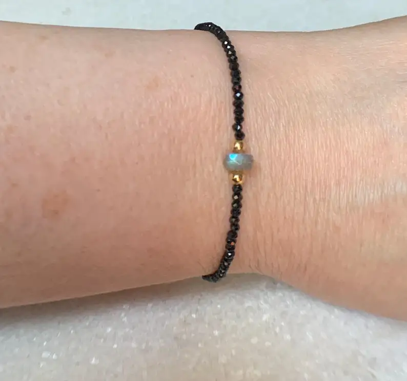 Dainty labradorite bracelet / Gold labradorite bracelet / Labradorite jewellery / Gift for her