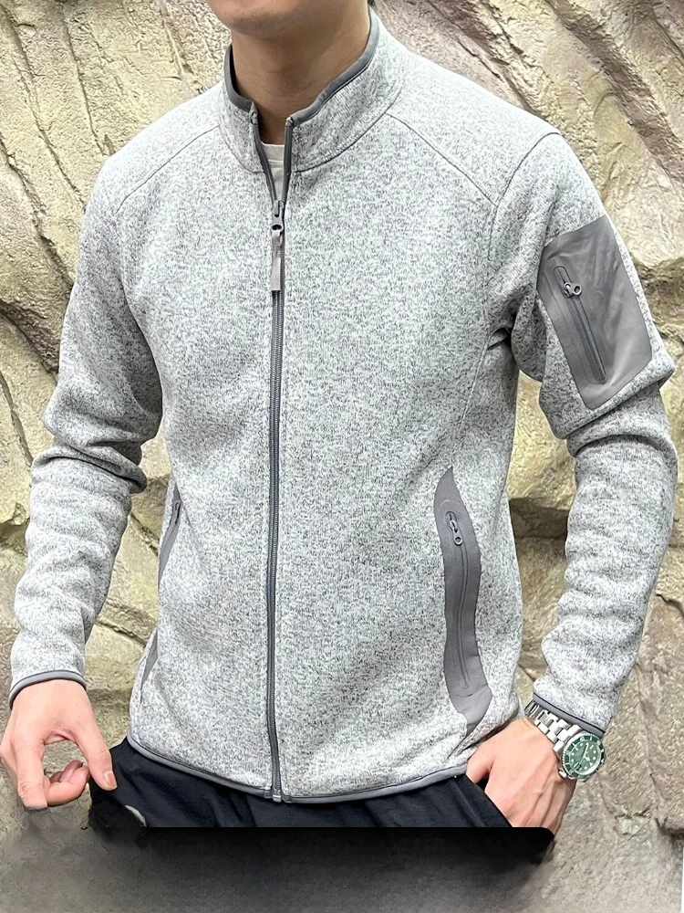 

Мужская уличная флисовая куртка с воротником-стойкой, высококачественная, с проклеенными швами, теплая, молодежная, из полиэстера, с длинными рукавами, на молнии, приталенного кроя.