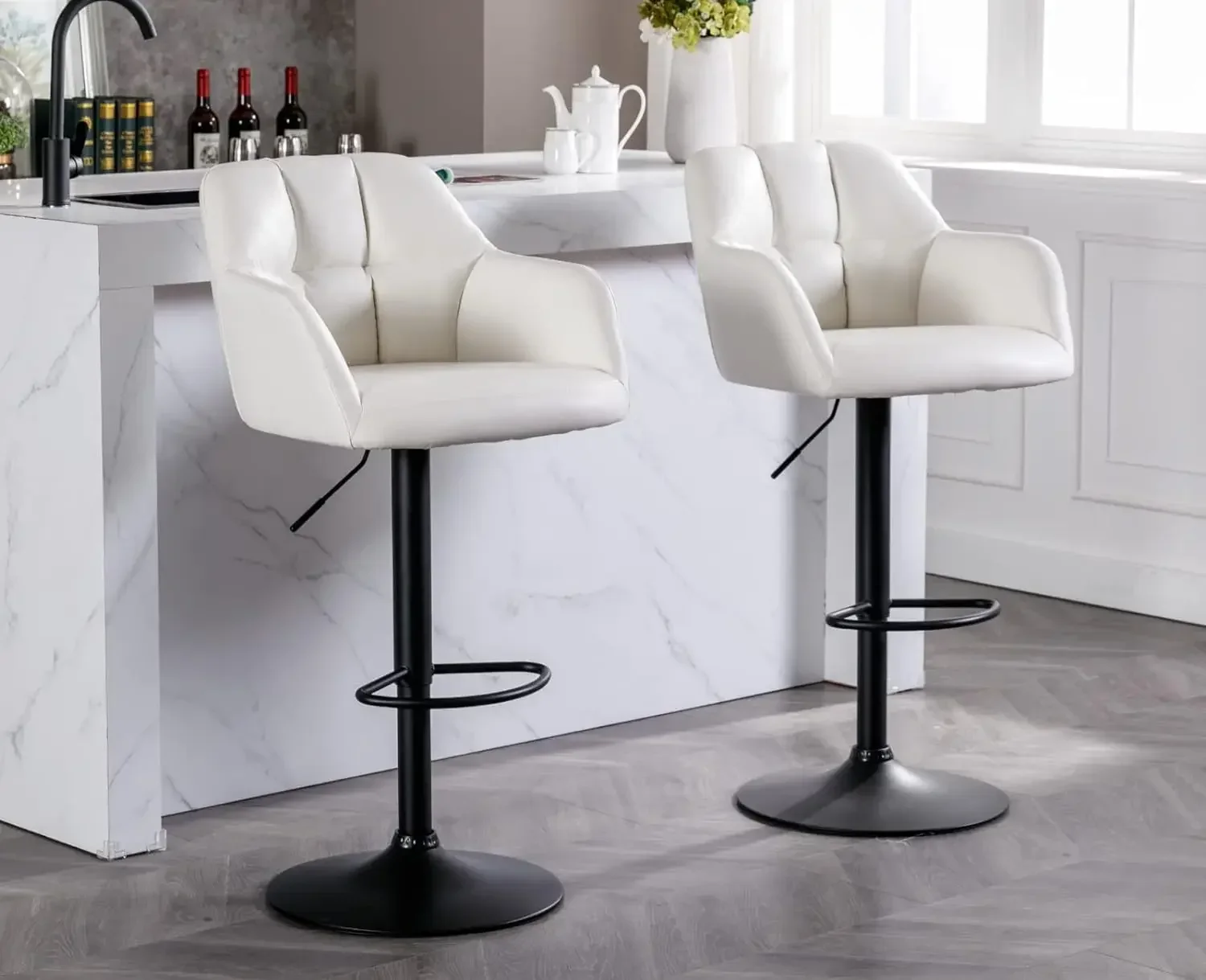 Modern Swivel Bar Stools Set, couro Counter Altura Barstool, ajustável Bar Stool, costas e braços cadeiras, base de metal, conjunto de 2