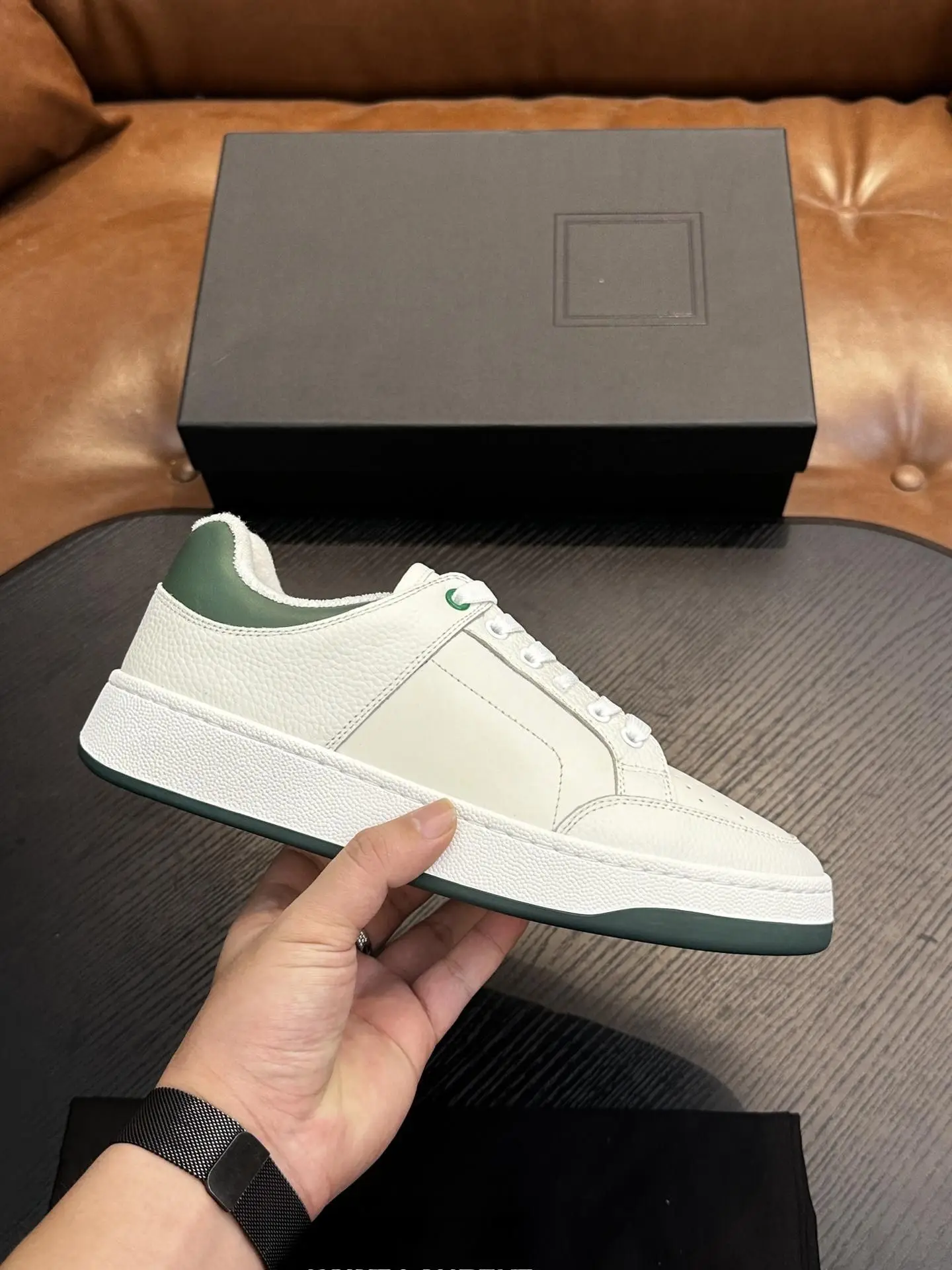 Unisex Daily Casual Shoes Cream White Mixed Leather Upper Green Accent Soft Terry Collar Lace Up Non Slip Rubber Outsole Walking Trainers
