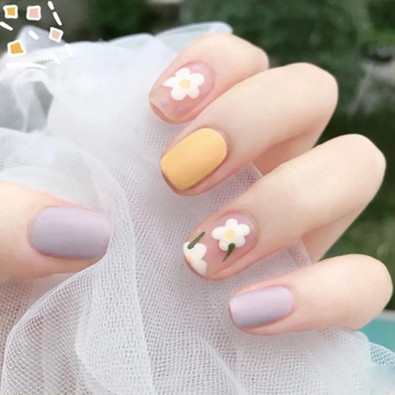 

24Pcs Small Fresh White Flowers Decorated Frosted Matte Wearable Fake Nails Suitable Fairy Girl Summer Hand Decoration